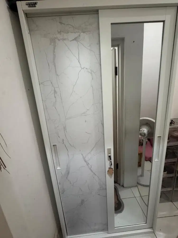 Lemari Baju Besi Sliding 2 Pintu