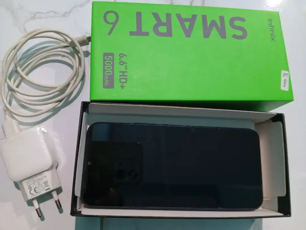 Infinix smart 6 LTE Ram 2GB lengkap dengan kamera belakang dan depan