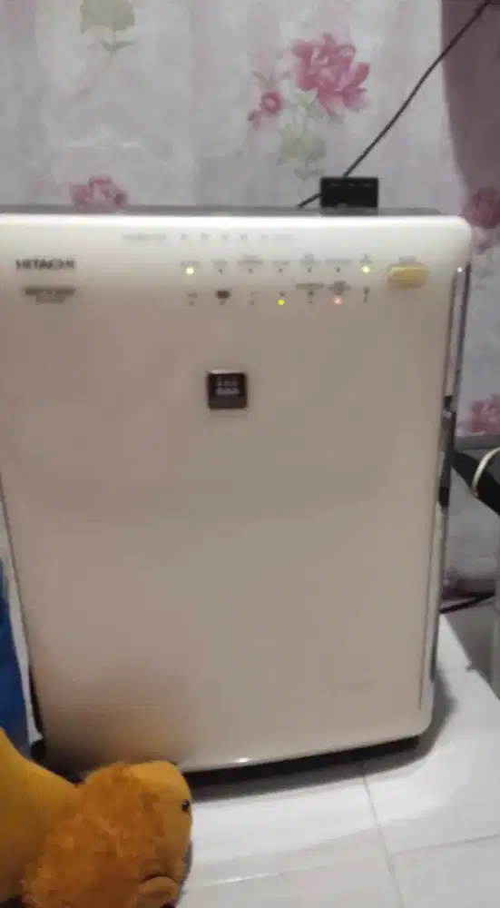 Air purifier HITACHI a7000