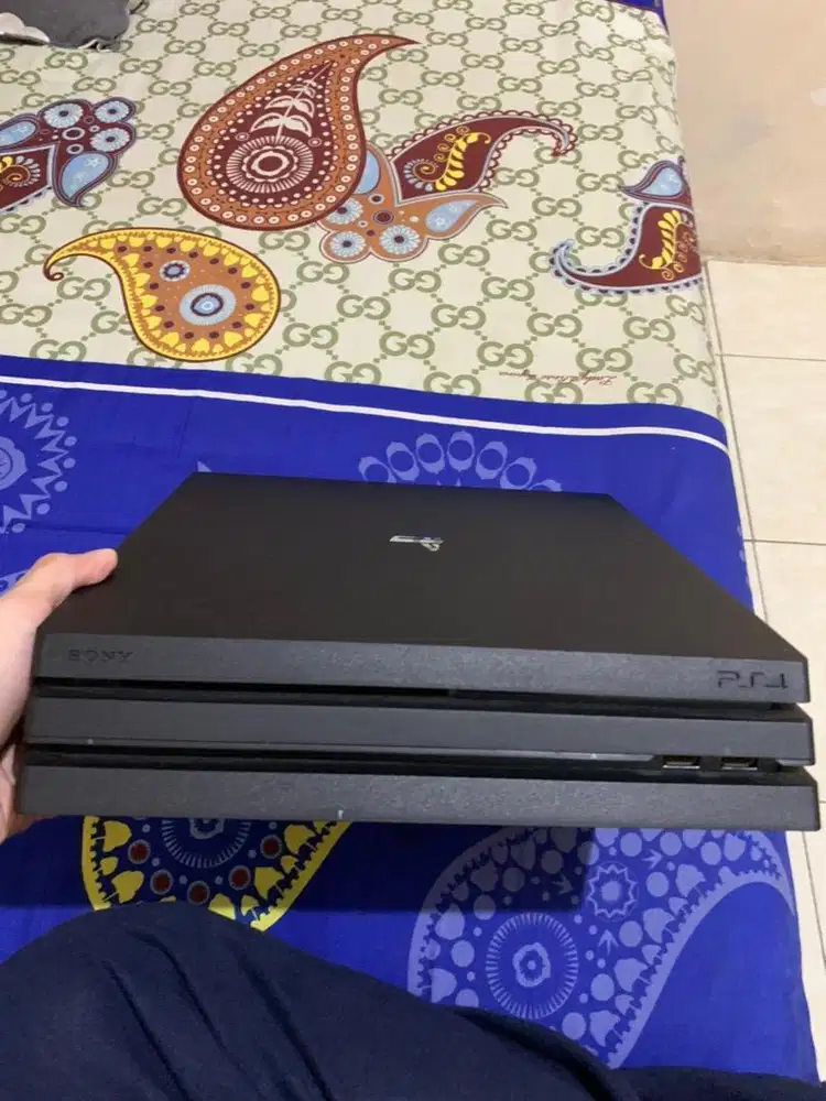 JUAL CEPET AJA PS4 PRO 1TB ORIGINAL