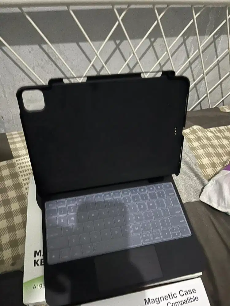 Floating Keyboard ipad air blutooth