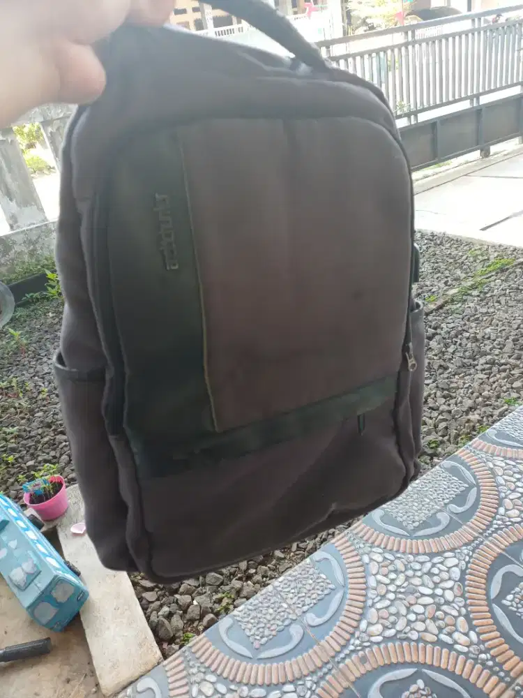 Tas Ransel atau tas gendong