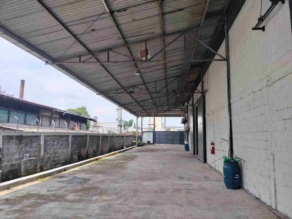 Disewakan Unit Gudang dan Offlce Akses Kontainer 40 Feet lokasi Narogong Bekasi