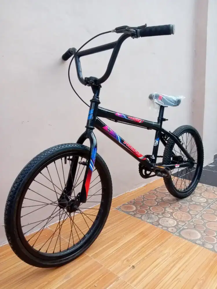 Sepeda BMX ukuran 20