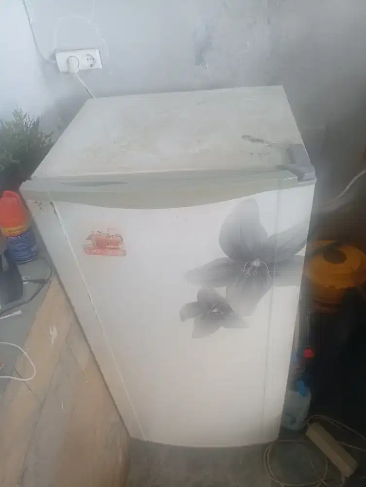 Jual kulkas merk Sharp normal siap pakai