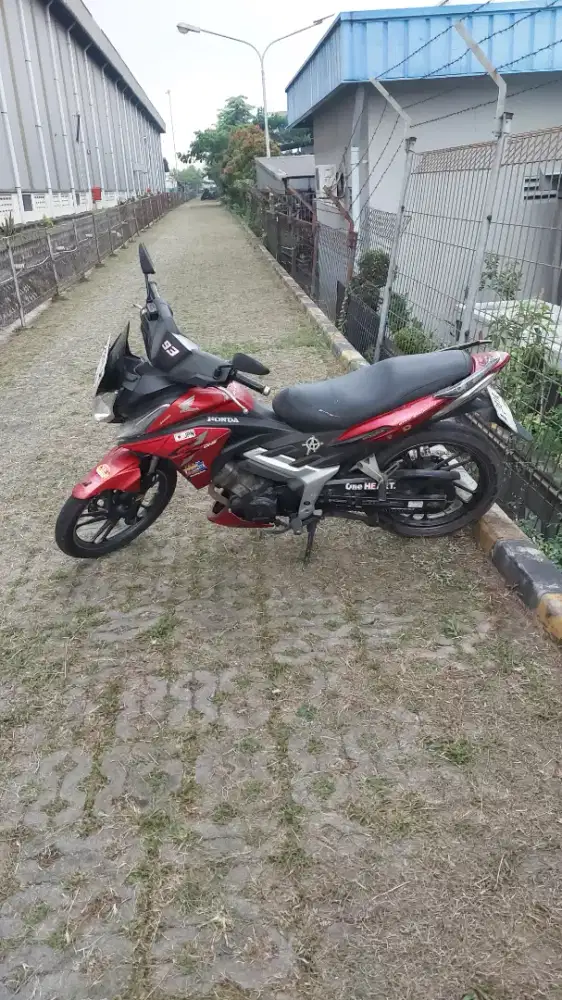 Jual motor cs 1 bisa nego bisa di cek langsung sesuai gambar