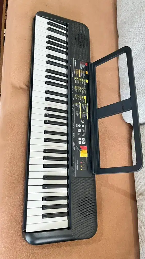 Yamaha PSR - F 52 bekas