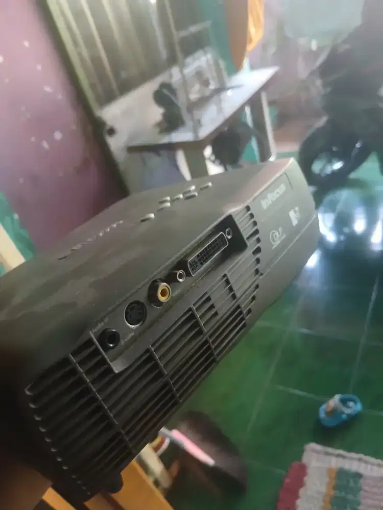 proyektor infocus gambar tajam dan terang di jual karena ic mati