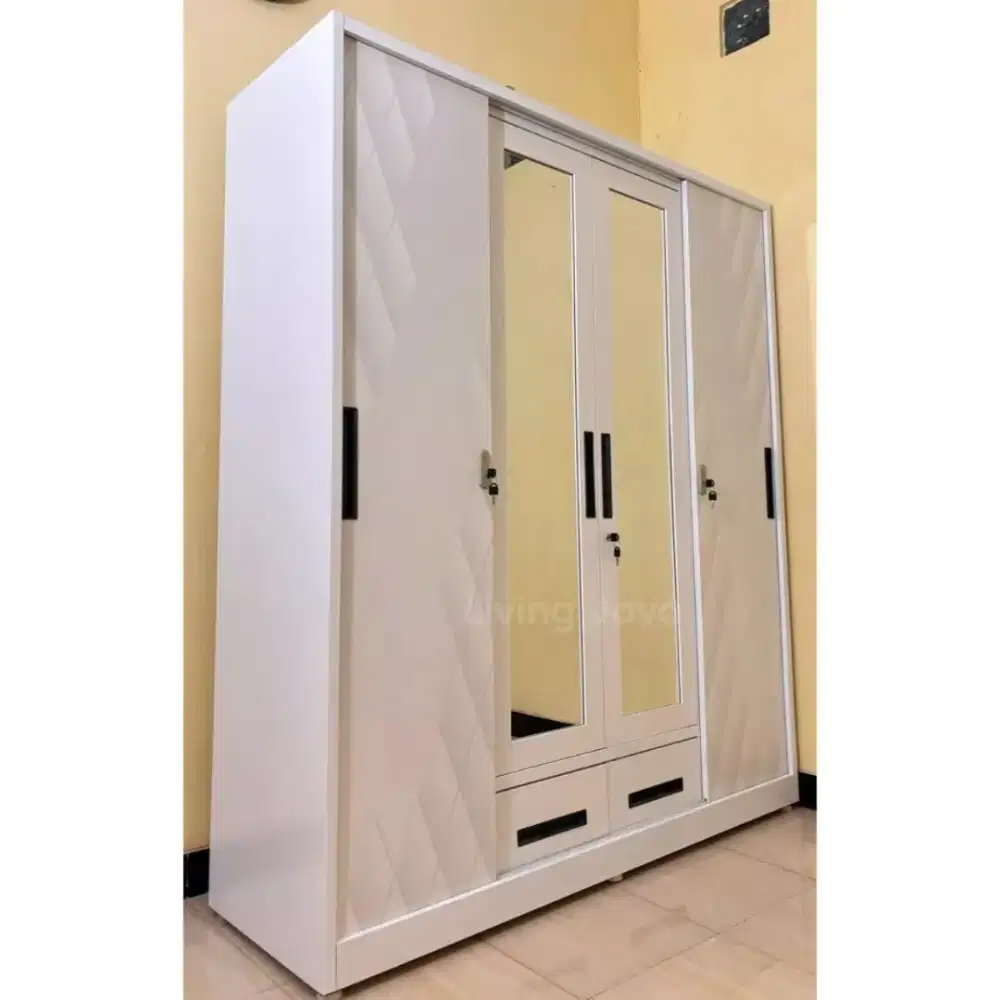 LEMARI PAKAIAN BESI 4 PINTU LACI