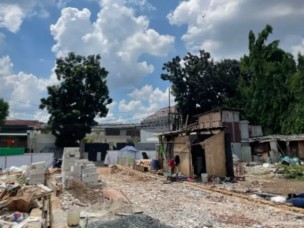 Di Jual Rumah 2 Lantai - Lokasi Strategis Dekat Tol di Ciracas Jakarta