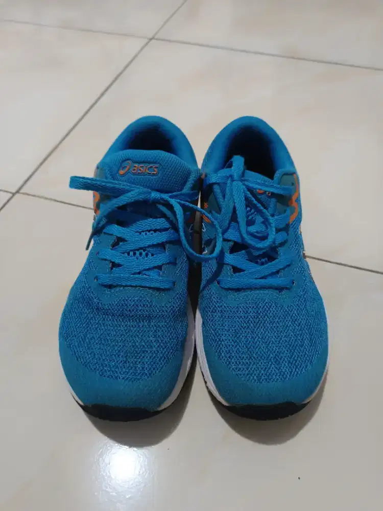 Sepatu asics GT 1000