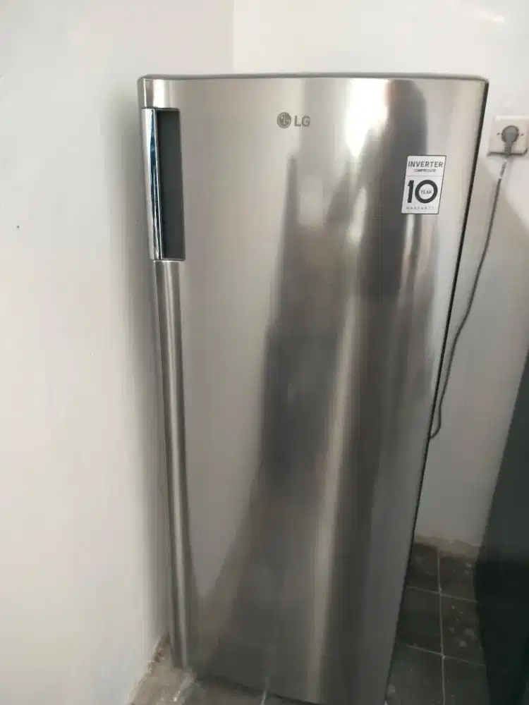 Freezer LG Inverter Pemakaian 1 bulan Kurang