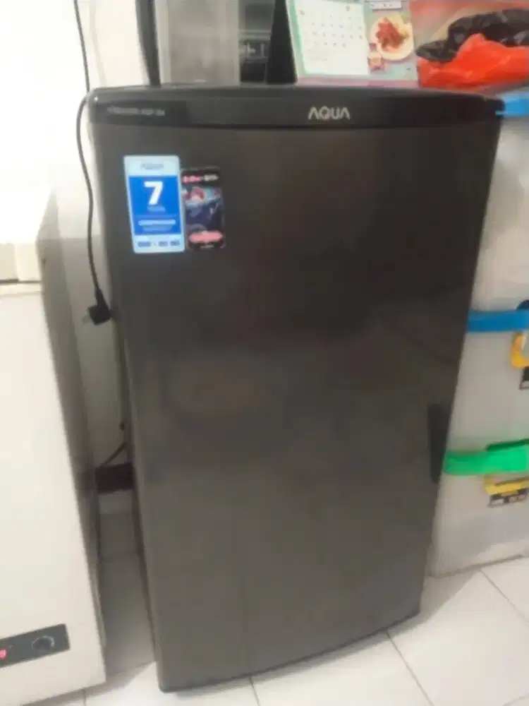 Frezer 1 pintu aqua SQF S4