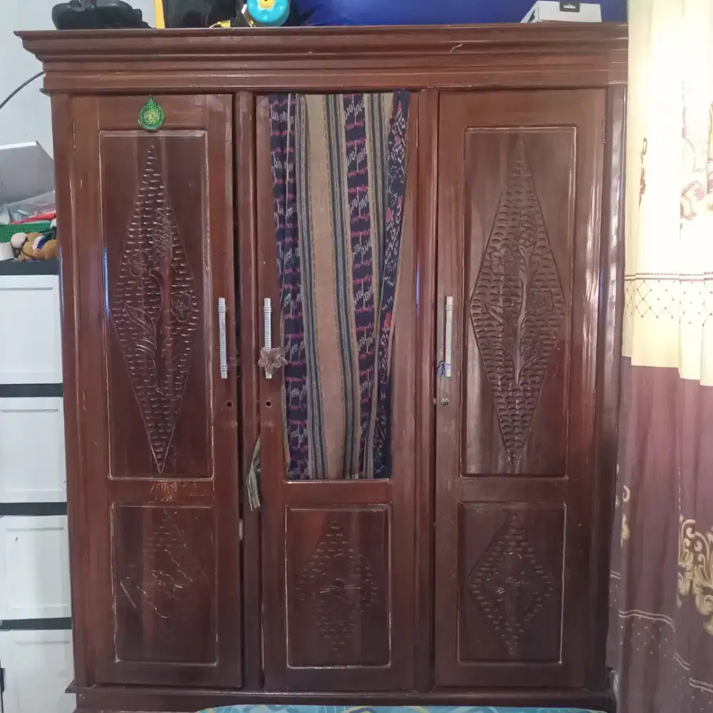 Lemari kayu jati 3 pintu