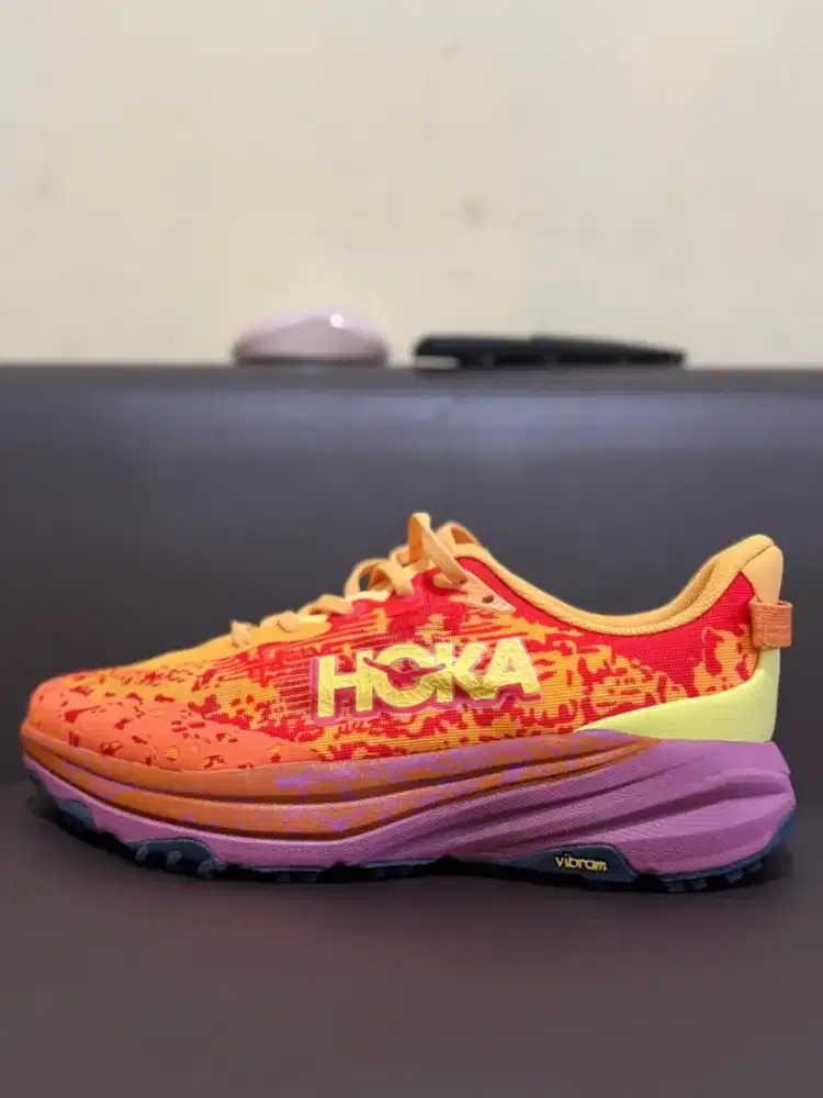 Sepatu Hoka speedgoat 6 (40) dan (43) trail/running
