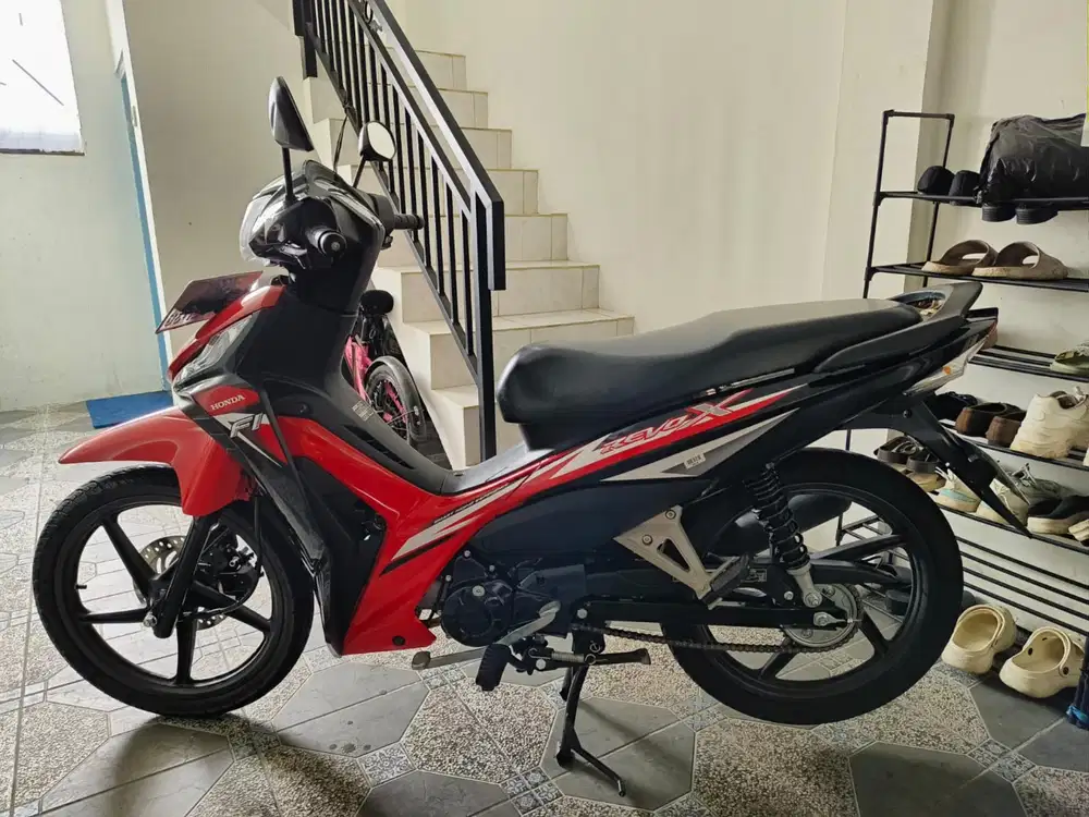 Revo X 2025 istimewa mulus terawat siap pakai...