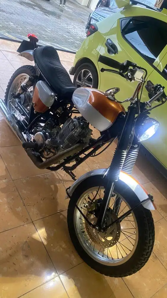 BRITISH STYLE YAMAHA SR 400