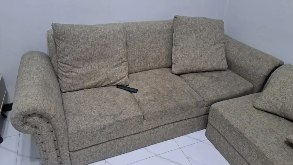 Jual sofa L kondisi masih bagus
