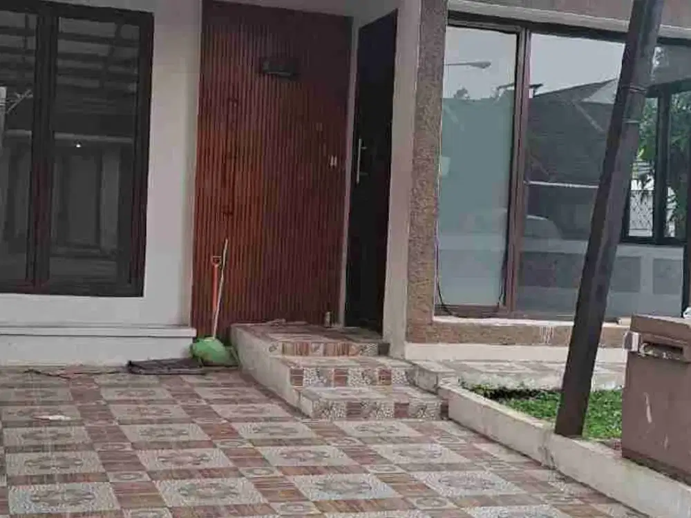 Rumah 1 lantai hook dalam perumahan dengan fasilitas kolam renang di cinere