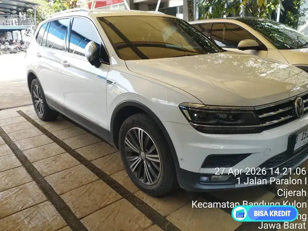 Mobil pemakai perempuan terawat dan masih 1 tangan dari baru