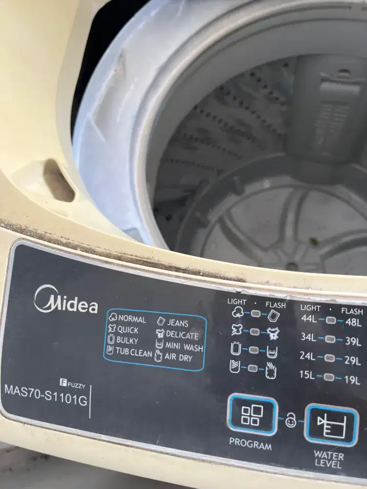 Mesin cuci top loading midea