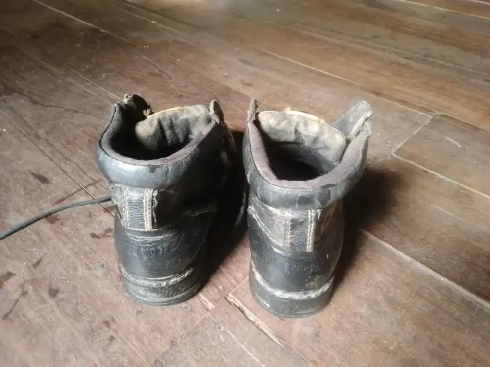 Sepatu Sefti layak pakai 110rb nego ukuran 41