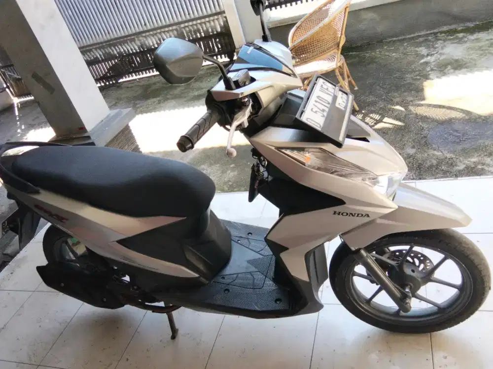 Honda Beat Deluxe CBS ISS 2022