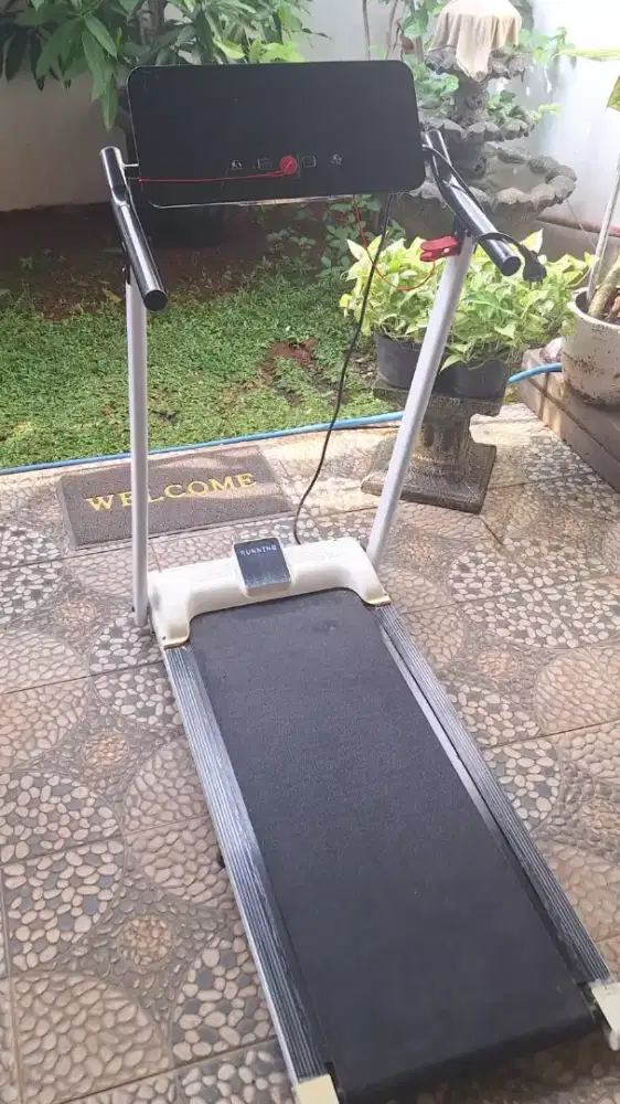 Treadmill 95% baru