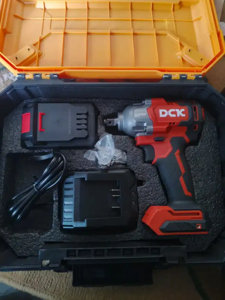 Impact wrench DCK 488