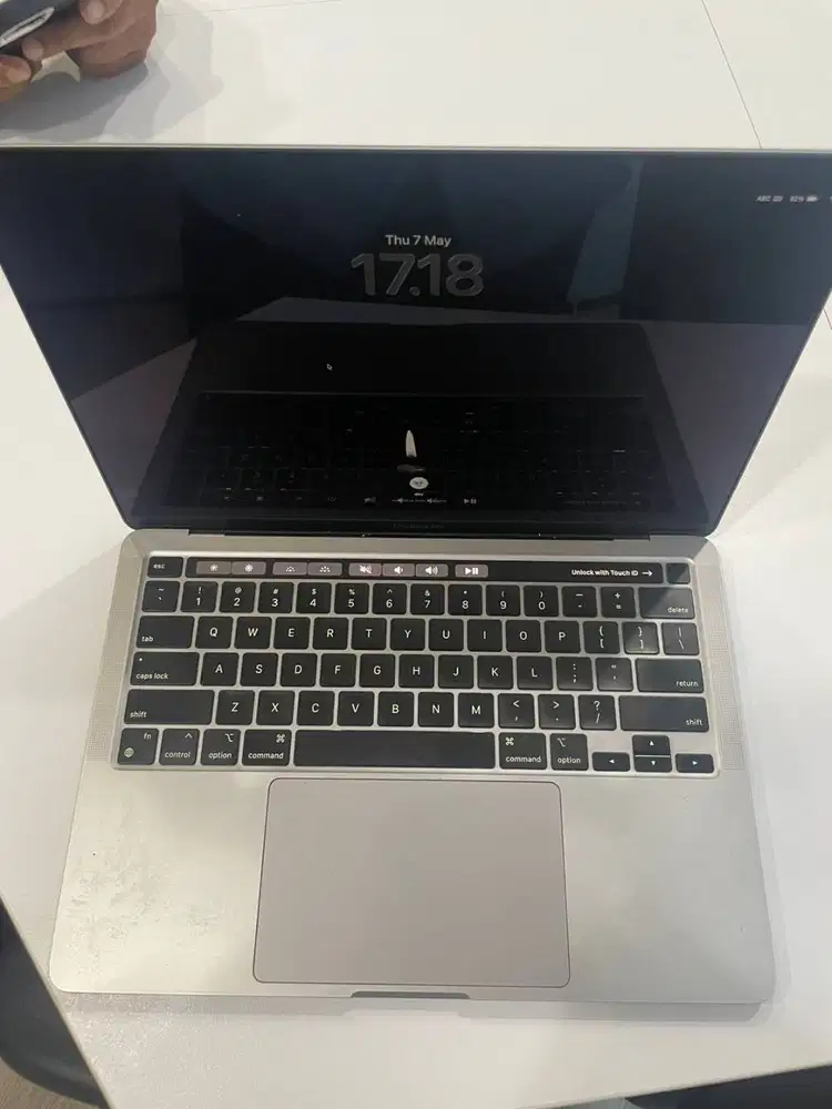 MacBook Pro 2020 M1 Pemakaian Pribadi