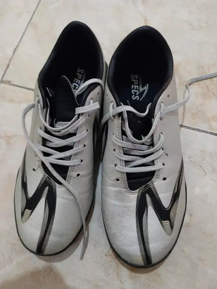 Sepatu Futsal Specs Size 41 – Kondisi Bagus, Murah”
