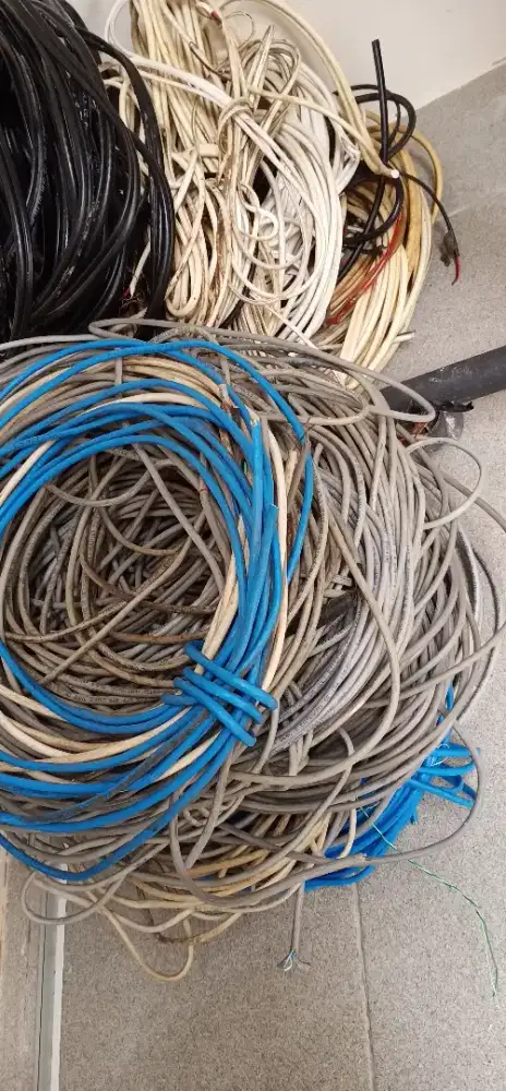 JUAL KABEL BEKAS LAN DAN CCTV BARANG SESUAI FOTO