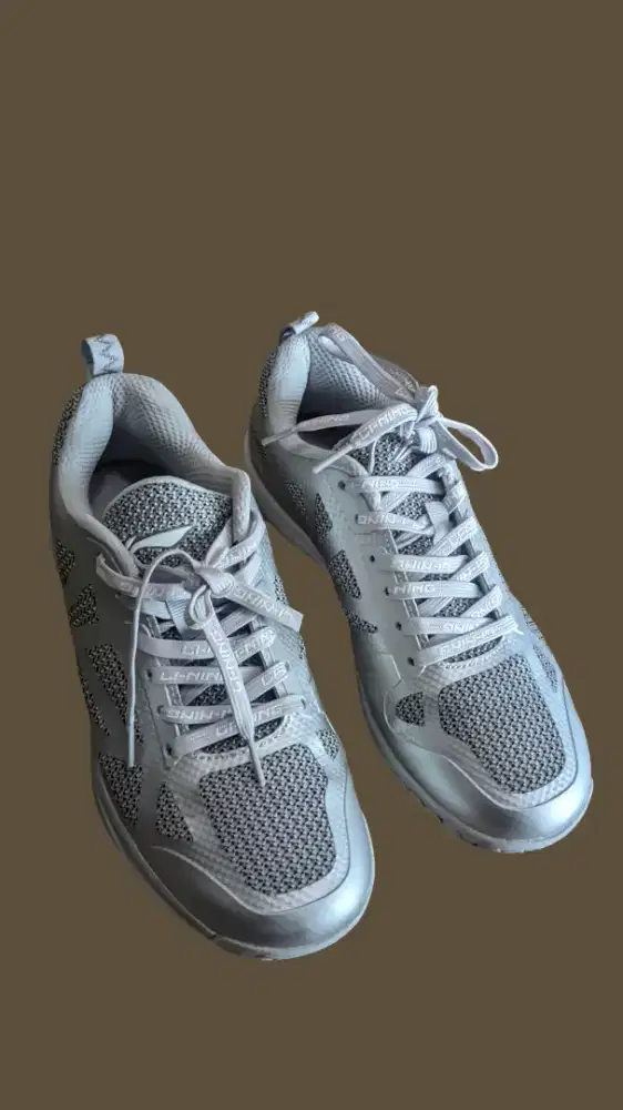 Sepatu li ning ultra flybadminton