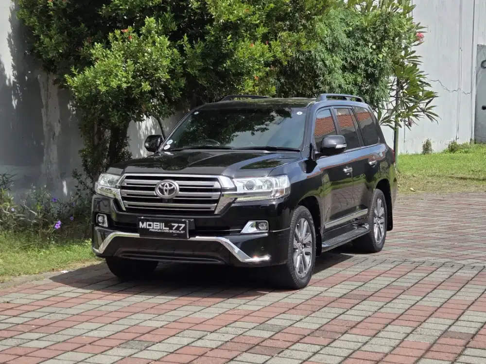 Toyota Land Cruiser VXR 200 4.5L Diesel 4x4 Tahun 2017
