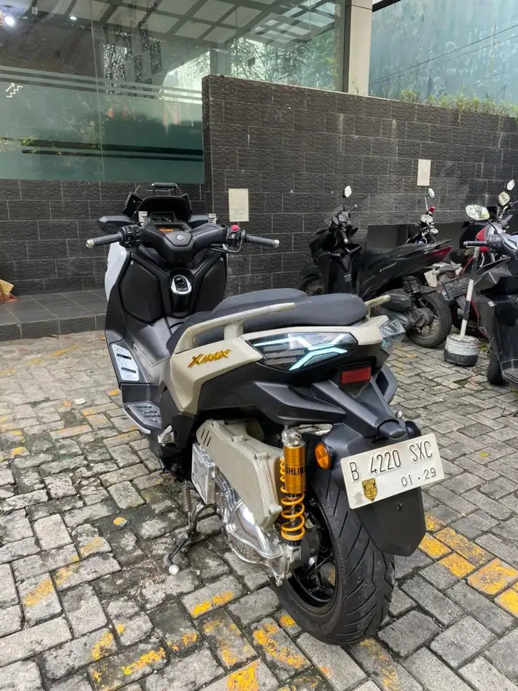 YAMAHA XMAX ABS CONNECTED 2023 KM 5rb GREY MODIF