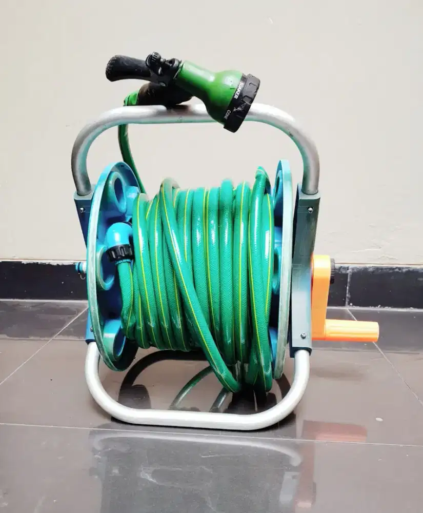 Selang Air 20 M Dengan Alat Penggulung