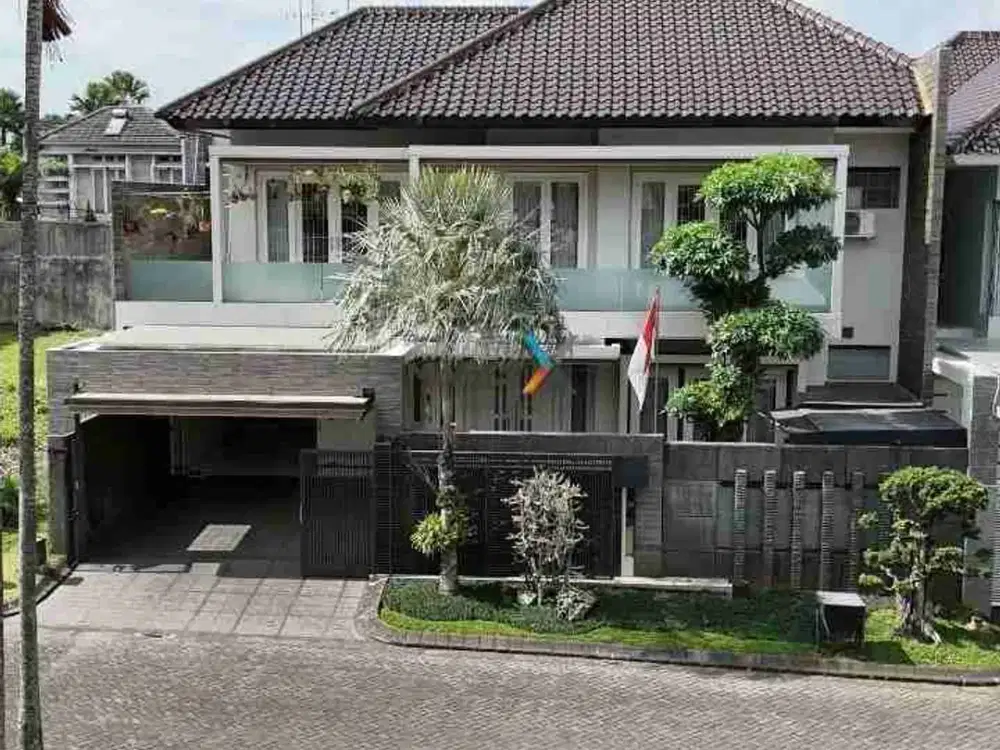 Rumah Mewah Furnished Dengan Private pool Di Istana Dieng Kota Malang
