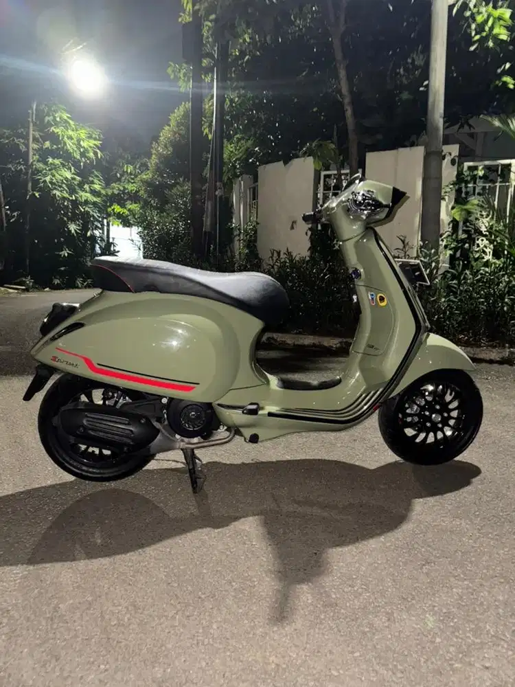 Vespa Matic Sprint S ABS I-Get warna Green Tenace Tahun 2023