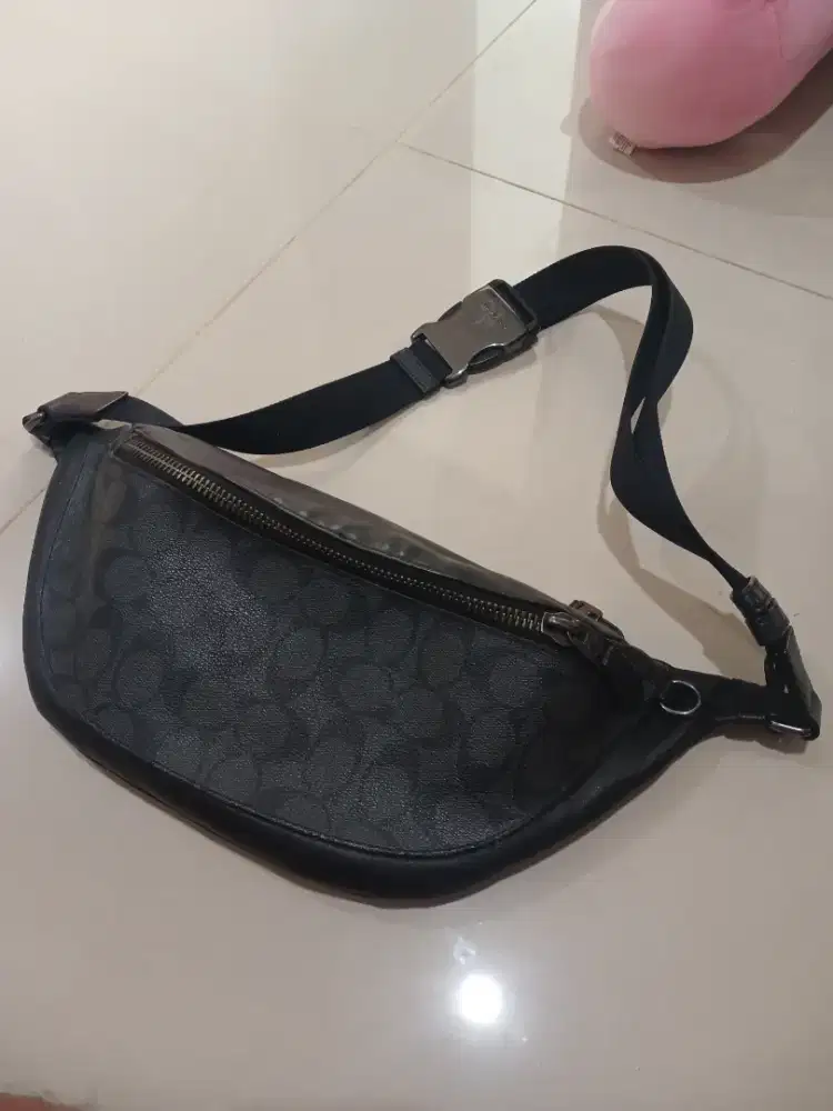 Tas slempang kulit pria ber merk