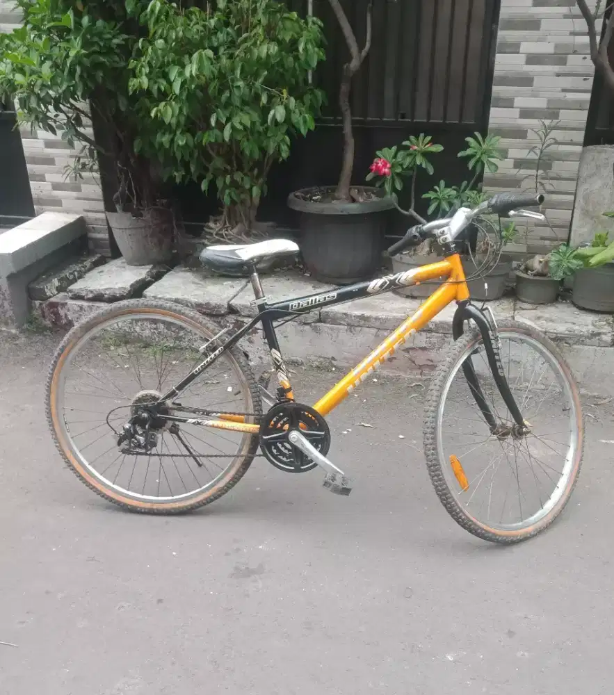 Sepeda gunung United R26