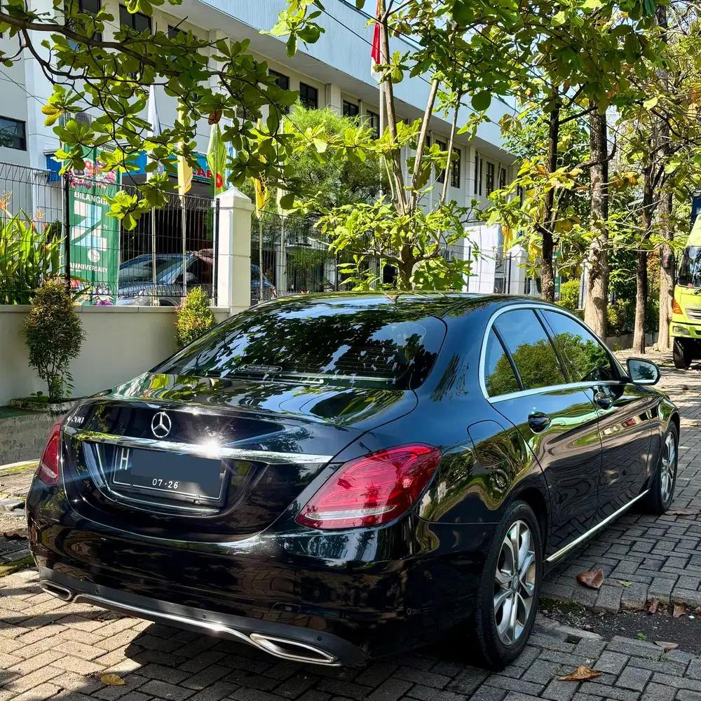 Mercedes-Benz C200 2016 Bensin
