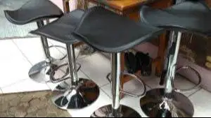 Penyedia kursi barstool medan