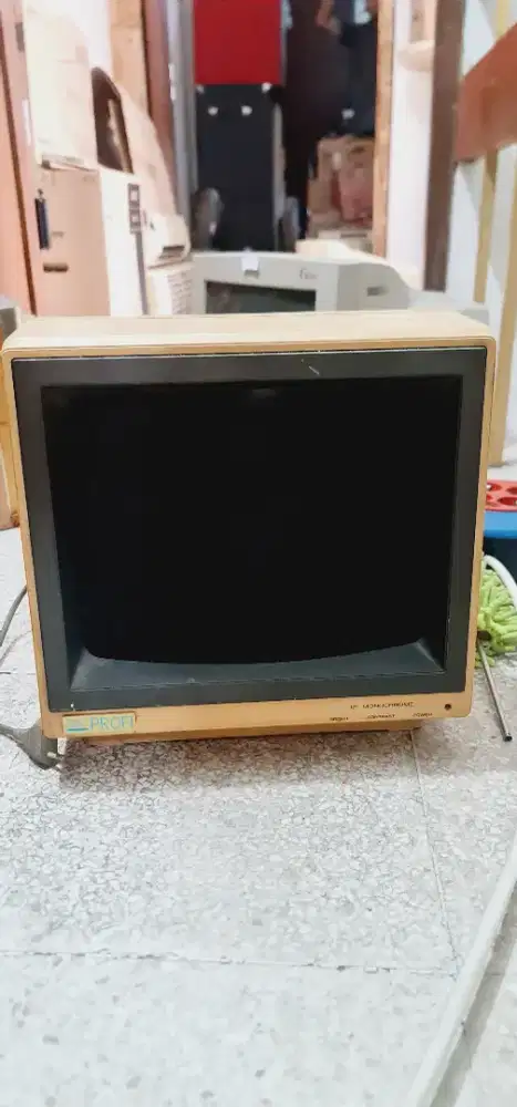 Monitor Tabung (CRT) jadul jenis monokrom ukuran 12 inci