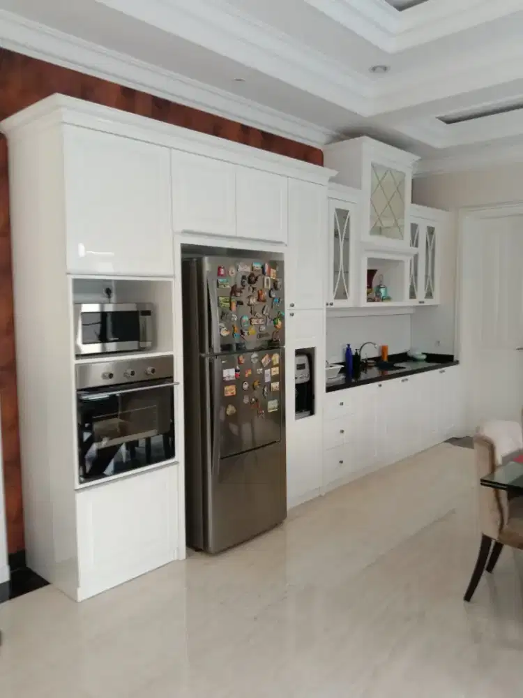 Jasa bangunan dan pembuatan meja lemari kitchen set