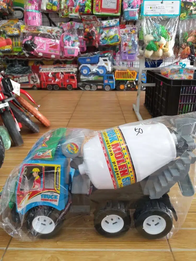 mainan anak truck molen besar