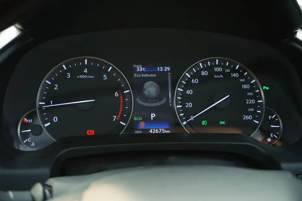 RX300
Luxury 2.0 Hitam 2018