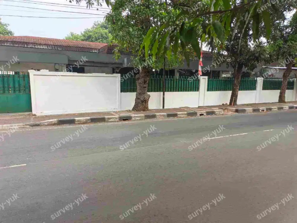Tanah Komersil Lt 2300 m2 SHM Pinggir Jalan Raya Ada bangunan nya Hitung tanah saja