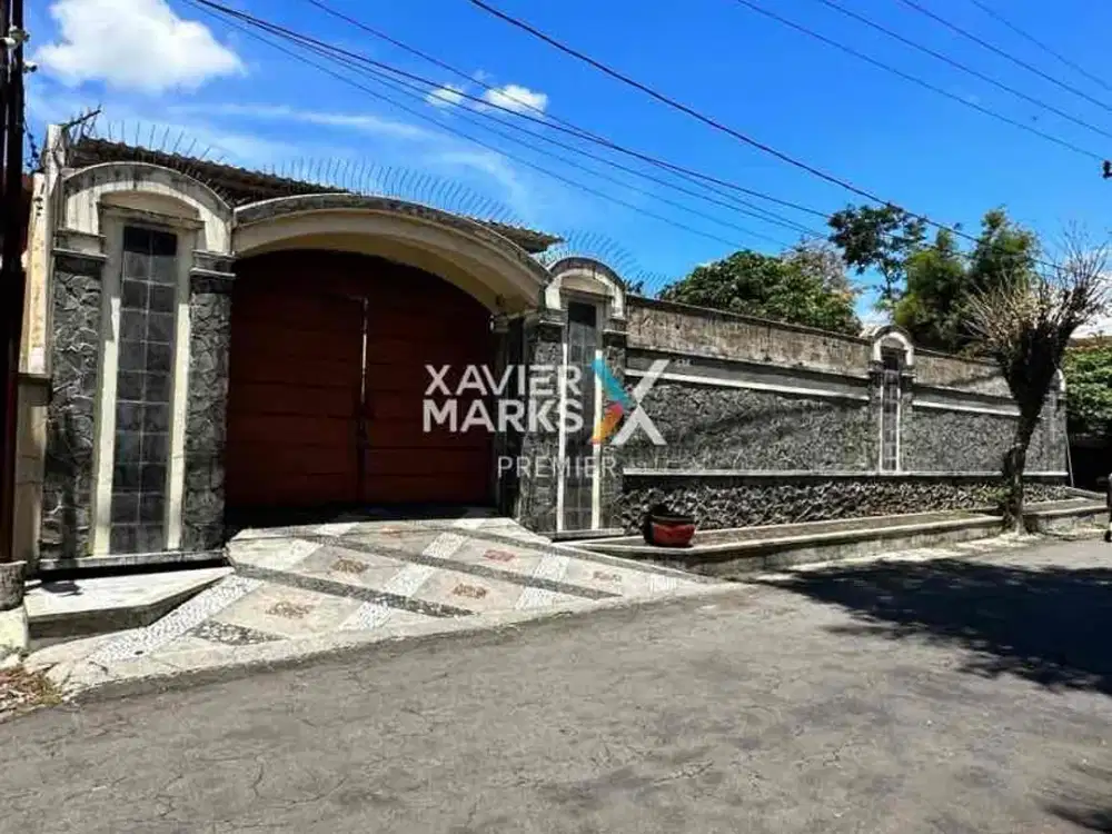 Rumah Modern plus space tanah luas di Bukit Dieng Malang