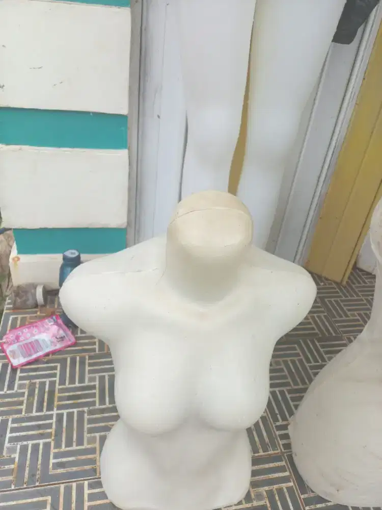 Patung baju atasan celana panjang