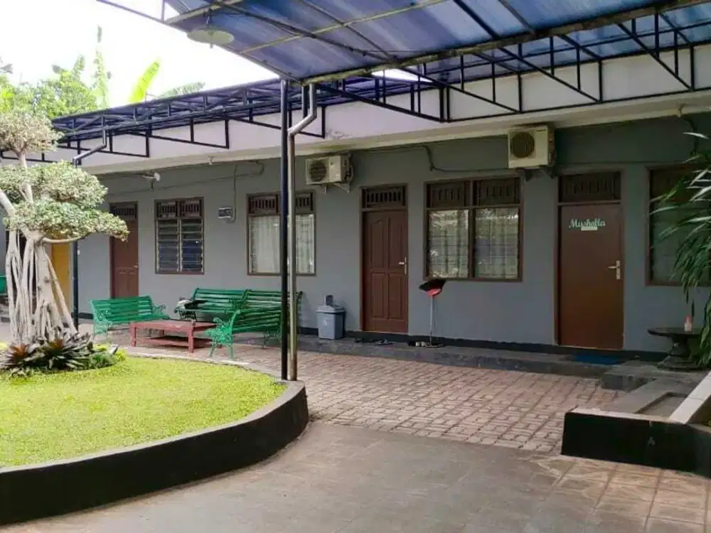 Dijual Rumah Komplek Harga Hampir NJOP Asri di Slipi